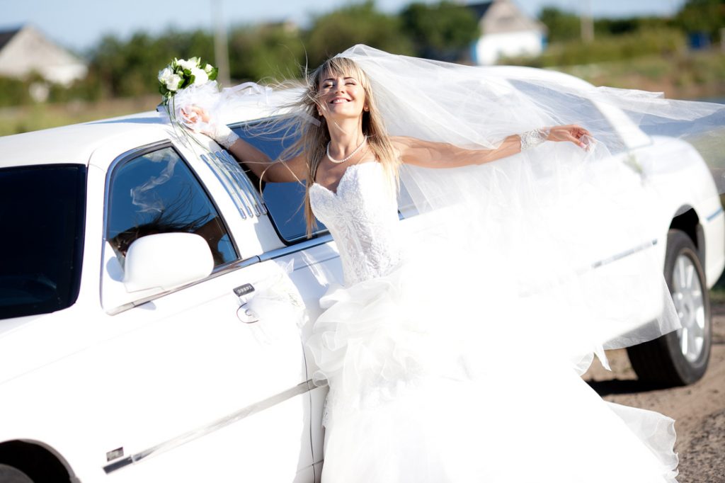 Strech limousine Algarve wedding car